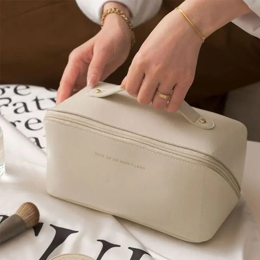 Makeup Bag Portable Large Capacity Beauty and Skincare Storage Bag High Appearance Level Waterproof Clutch Bag